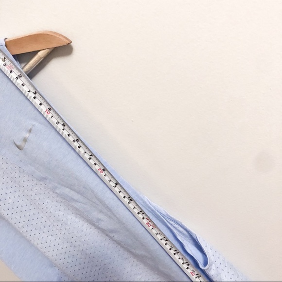 3/$20 | Nike High-Neck Tank - Picture 4 of 9